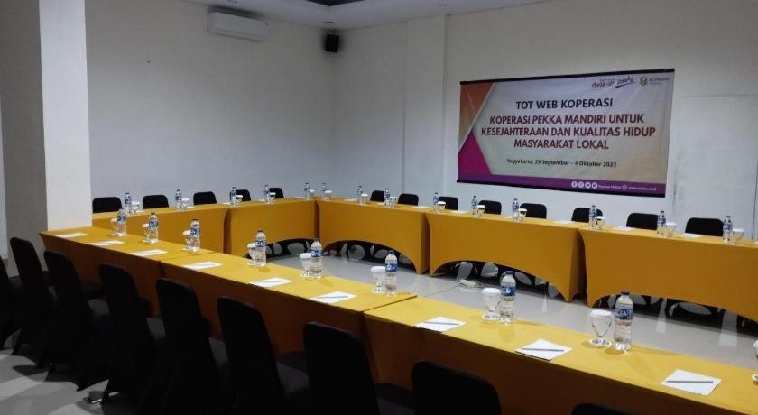 All Nite & Day Hotel Yogyakarta - Gejayan Bagian luar foto