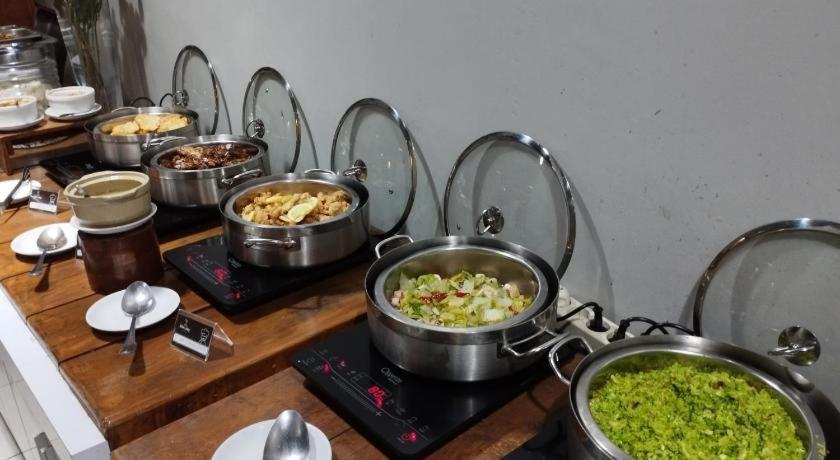 All Nite & Day Hotel Yogyakarta - Gejayan Bagian luar foto