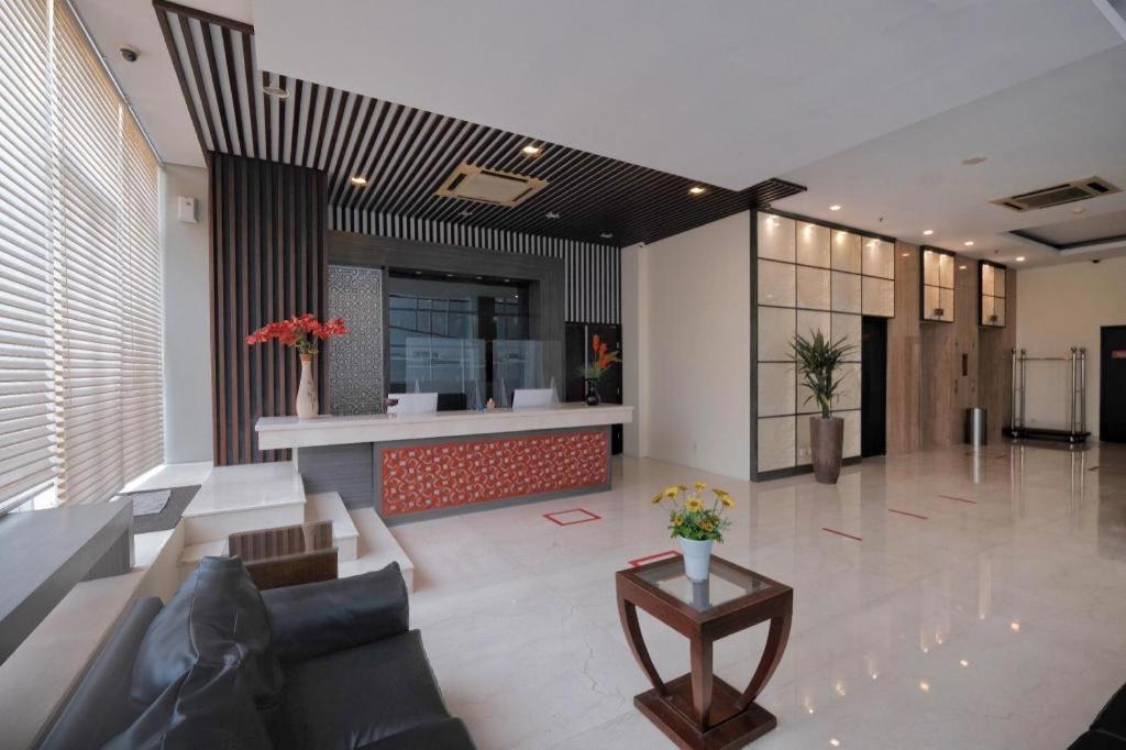 All Nite & Day Hotel Yogyakarta - Gejayan Bagian luar foto